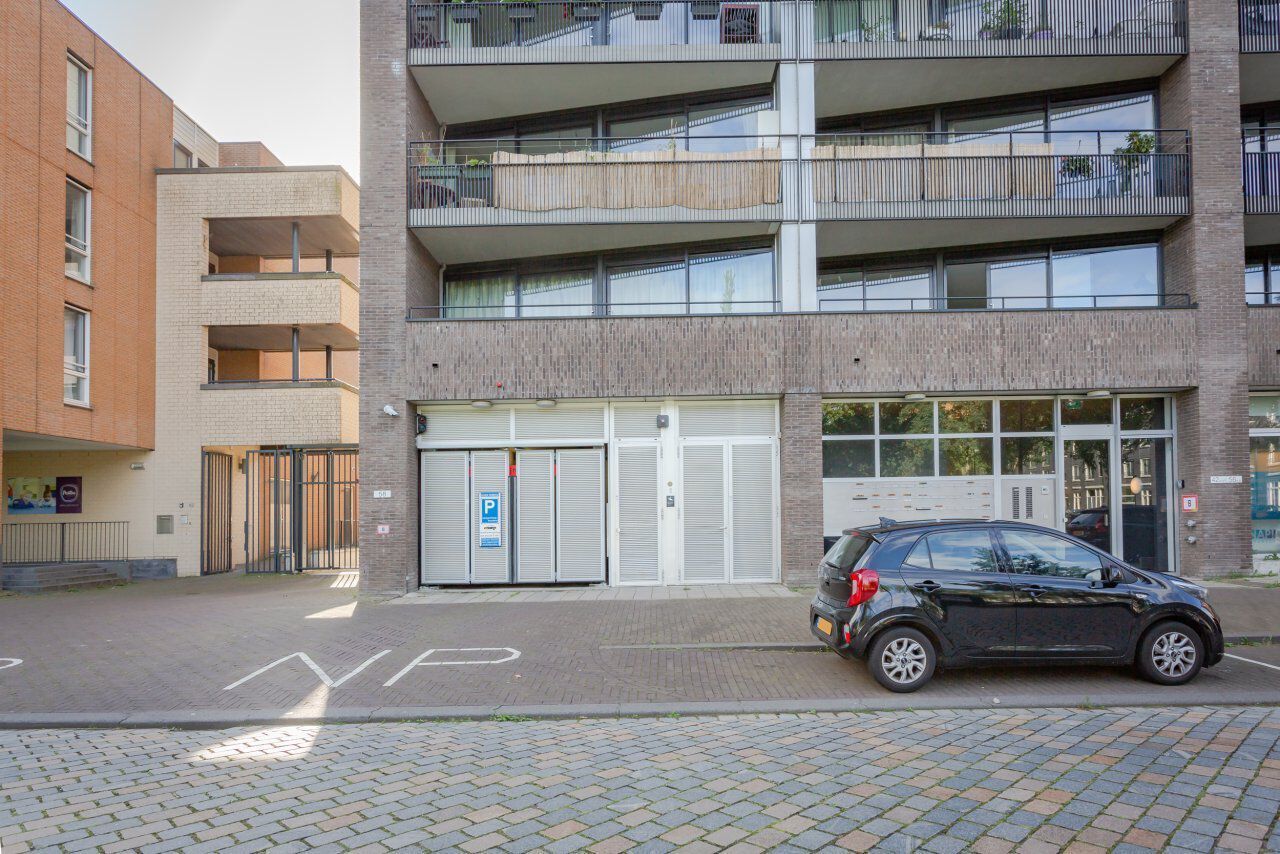 F Dietrich Kahlenbergstr 44 D, 1087 LL, Amsterdam