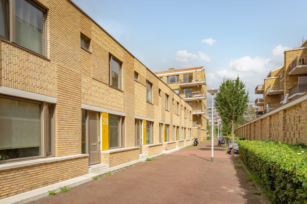 Bart van der Leckplantsoen 10, Amsterdam